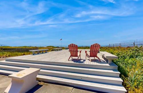 Oak Harbor House | The Yellow Buoy