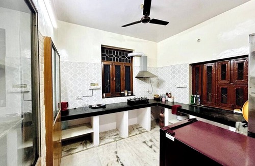 Jaipur Apartment | The Yellow Door: Friendly 5 Star 2200²ft Independent, Modern Cozy & Central Home