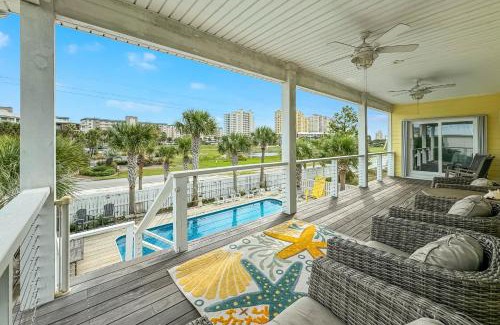 Ono Island House | The Yellow House at Herons Walk