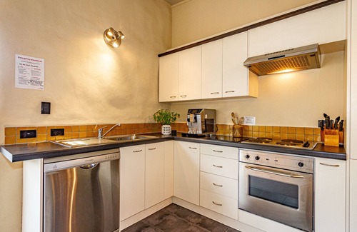Rangataua House | The Yellow Straw House - Rangataua Holiday Home