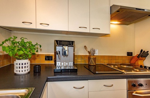 Rangataua House | The Yellow Straw House - Rangataua Holiday Home
