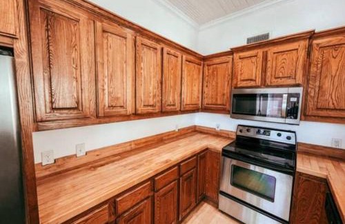 Waxahachie House | The Yellowrose