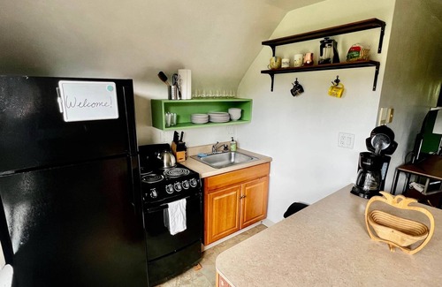 Wilkinsburg House | The Yinzer Retreat