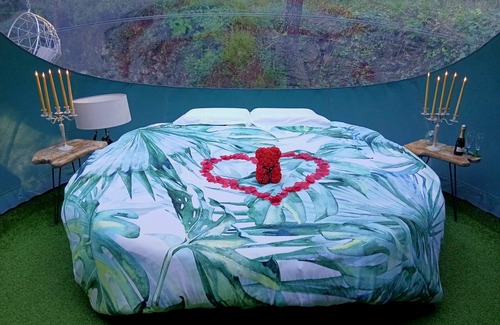 Meounes-les-Montrieux House | "The Zen Bubble" in the heart of the unusual