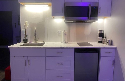 Southwestern Apartment | The Zen Den: Garage Lux Studio Aptmnt: No Smoking