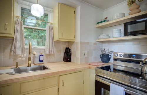 Mill Ridge Apartment | The Zen Den Peaceful Cottage with Mountain Views