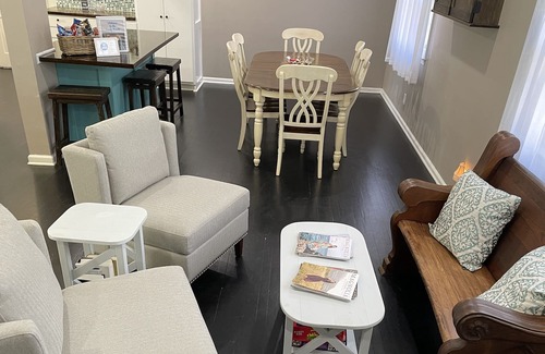 Charlottesville House | TheComfy Ranch