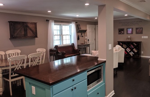 Charlottesville House | TheComfy Ranch