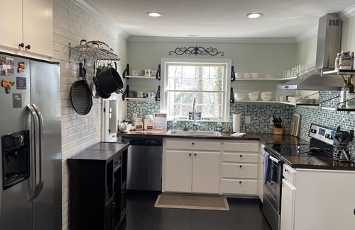 Charlottesville House | TheComfy Ranch