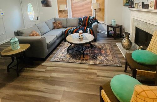 Acworth House | TheCornerWhiteHouse