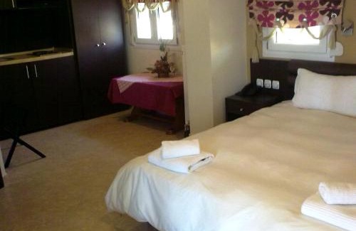 Nees Pagases Hotel | Thelxis