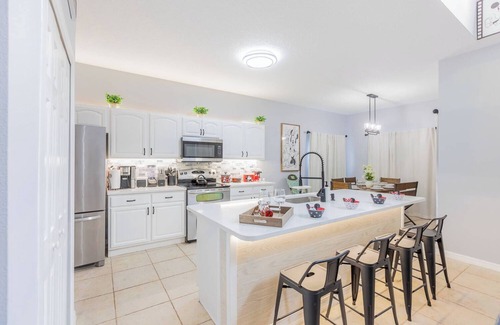 Highgate Park House | Thematic house w/Game Room/PVT Pool and SPA 23021