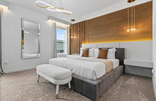 Four Corners Hotel | Themed and modern single family at Champions Gate