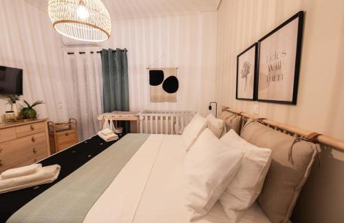Agia Varvara Apartment | Theonisxenia Luxury Apt at Metro M3
