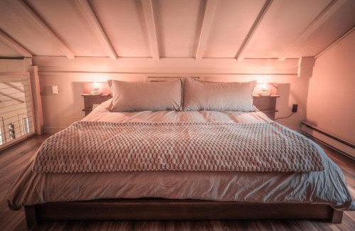 Almont House | Therapeutic Summer Retreat 2.5 Acres with Views and Sauna