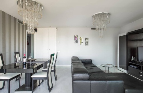 Sant Adria de Besos Apartment | There are many different sides to Barcelona. You’ll find the best of them right here.