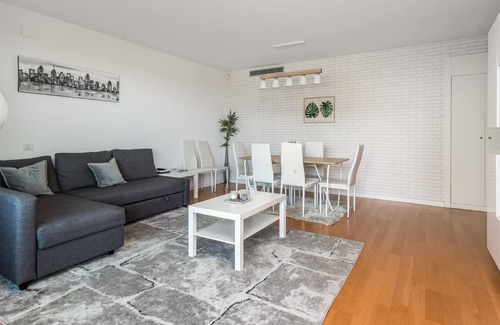 Sant Adria de Besos Apartment | There are many different sides to Barcelona. You’ll find the best of them right here.