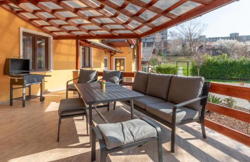 Baile Felix House | Thermalis Grove Entire House