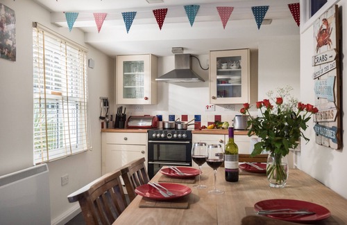 Mevagissey Cottage | Thimble cottage , sea, harbour and village views ,courtyard ,Wi-fi, logburner