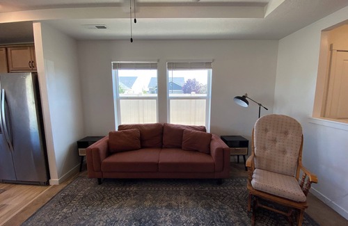 Nampa House | This 3-bedroom home is a hotspot for events, weddings and The Ford Idaho Center!