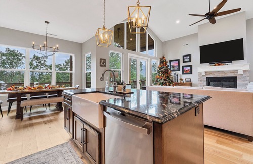Townsend House | This amazing home has so much to offer ! located near the Great Smoky Mountains