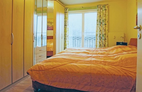Am Schwarzen Busch Apartment | This apartment, renovated at the end of 2012, is located on the 2nd floor of a modern apartment comp