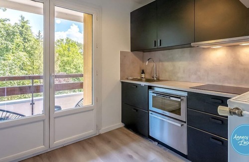 Novel Apartment | This apartment is a 0 bedroom(s), 1 bathrooms, located in ANNECY, Haute-Savoie.