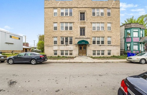 Midtown Apartment | This apartment is a 1 bedroom(s), 1 bathrooms, located in Detroit, MI.