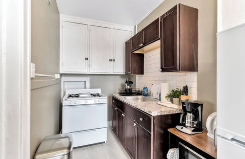 Midtown Apartment | This apartment is a 1 bedroom(s), 1 bathrooms, located in Detroit, MI.