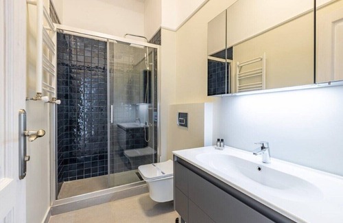Tophane Apartment | This apartment is a 2 bedroom(s), 2 bathrooms, located in Beyoğlu, İstanbul.