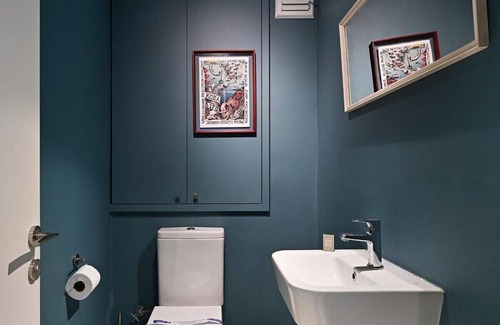 Moda Apartment | This apartment is a 2 bedroom(s), 1.5 bathrooms, located in Kadıköy, İstanbul.