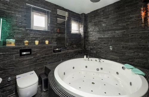 Tarabya Mahallesi Apartment | This apartment is a 2 bedroom(s), 1 bathrooms, located in Sarıyer, İstanbul.