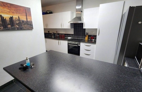 Greater Johannesburg Metropolitan Area Apartment | This apartment is a 2 bedroom(s), 2.5 bathrooms, located in Sandton, Gauteng.