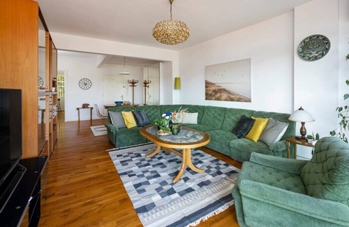 Arnavutkoy Apartment | This apartment is a 2 bedroom(s), 1 bathrooms, located in Beşiktaş, İstanbul.