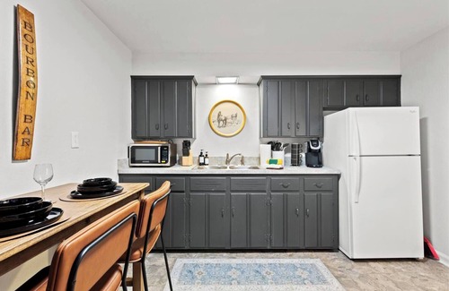 Frankfort Apartment | This apartment is a 2 bedroom(s), 1 bathrooms, located in Frankfort, KY.