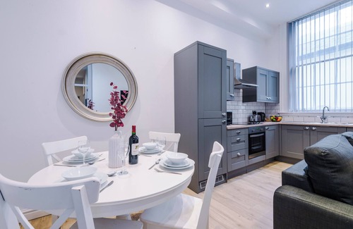 Liverpool City Centre Apartment | This apartment is a 2 bedroom(s), 1 bathrooms, located in Liverpool, .