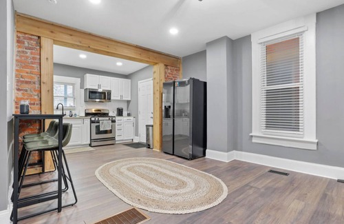 Italian Village Apartment | This apartments is centrally located making it convenient and enjoyable stay!