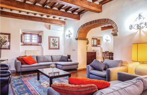 Subbiano House | This beautiful country house is ideal for your vacation in Tuscany.