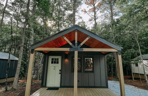Hartwell RV Rental | This campground is a 1 bedroom(s), 1 bathrooms, located in Hartwell, GA.