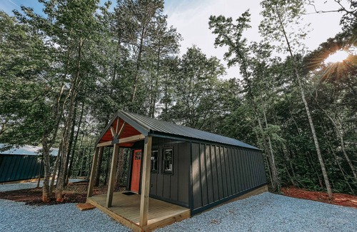 Hartwell RV Rental | This campground is a 1 bedroom(s), 1 bathrooms, located in Hartwell, GA.