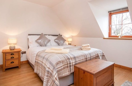 Dornoch Apartment | This central apartment benefits from easy access to Royal Dornoch Golf Club, the beach and the NC500