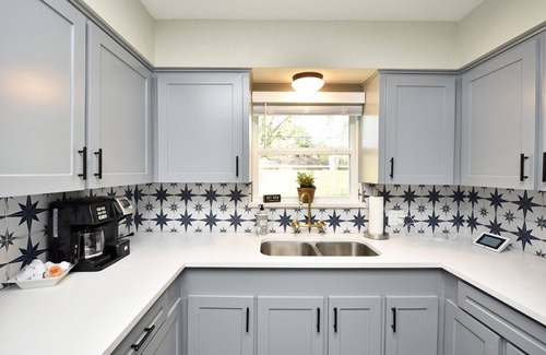 Sharpstown House | This charming 3 bedroom,1.5 bathroom home is the perfect place to relax!