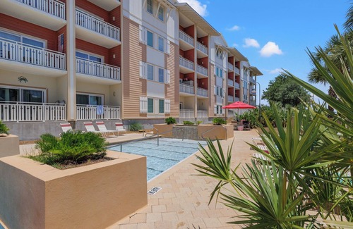 Waterside Village Condo | This condominium is a 3 bedroom(s), 3 bathrooms, located in Mexico Beach, FL.