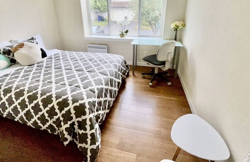 Haller Lake House | This house is a 10 bedroom(s), 4 bathrooms, located in Seattle, WA.