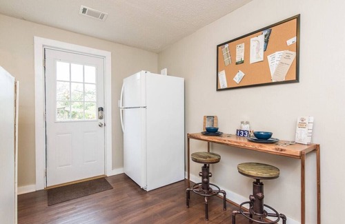 Frankfort House | This house is a 2 bedroom(s), 1 bathrooms, located in Frankfort, KY.