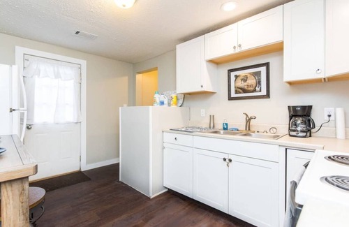 Frankfort House | This house is a 2 bedroom(s), 1 bathrooms, located in Frankfort, KY.