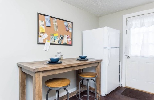 Frankfort House | This house is a 2 bedroom(s), 1 bathrooms, located in Frankfort, KY.