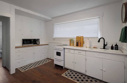 Olympia House | This house is a 2 bedroom(s), 1 bathrooms, located in Olympia, WA.