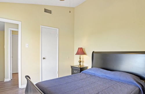 Lake Charles House | This house is a 2 bedroom(s), 1.5 bathrooms, located in Lake Charles, LA.