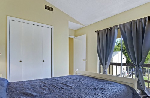 Lake Charles House | This house is a 2 bedroom(s), 1.5 bathrooms, located in Lake Charles, LA.